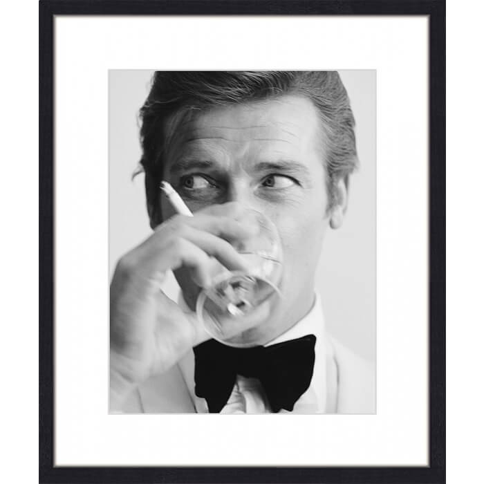 Riviera Maison Wandbild Roger Moore - shaken not stired
