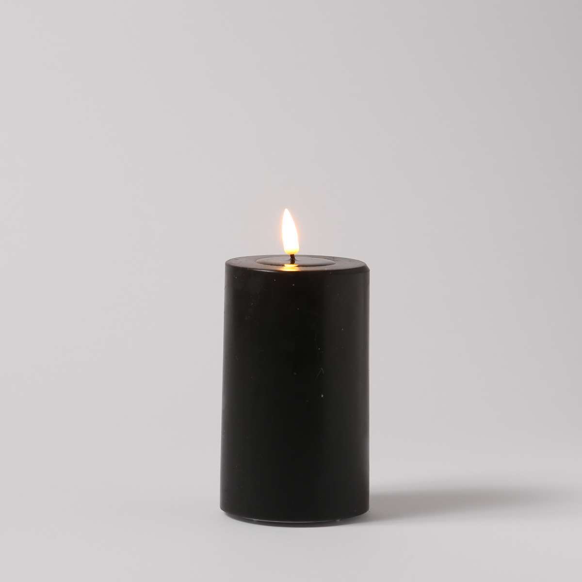 Deluxe Homeart LED Stumpenkerze alle Farben 7,5x10cm