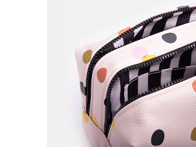 5AAAB0B8-4AD4-4CD4-96DF-06EC480E879B