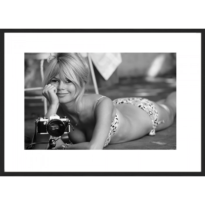 Wandbild Brigitte Bardot behind the camera 100x140cm