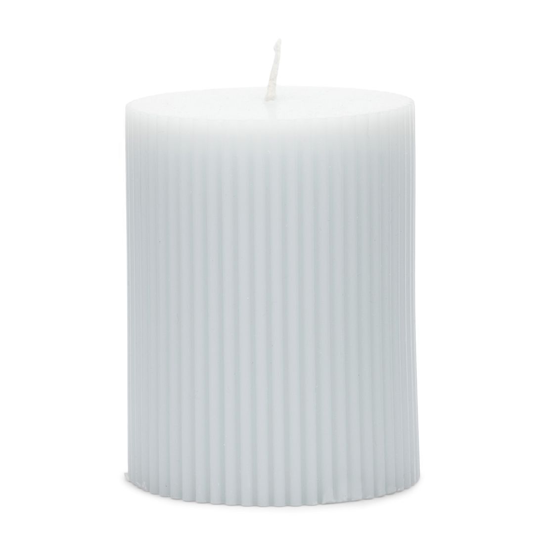 Riviera Maison Stumpenkerze Feinrib hellblau 7x9cm