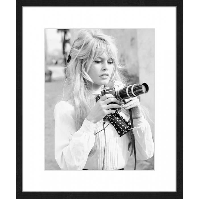 Wandbild Brigitte Bardot with Camera 50x60cm